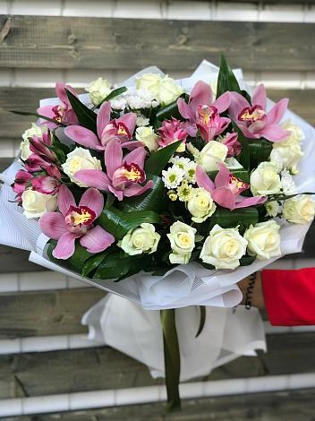 Букет цветов из: Розы и Хризантемы в Муханово