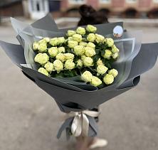 Букет Белые кустовые розы Солинеро в Муханово